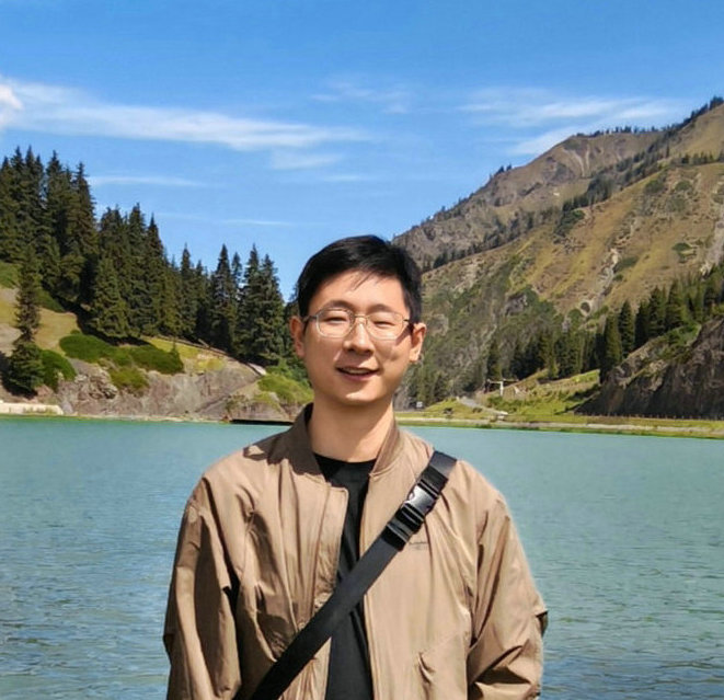 Yue Xu（英文照片）